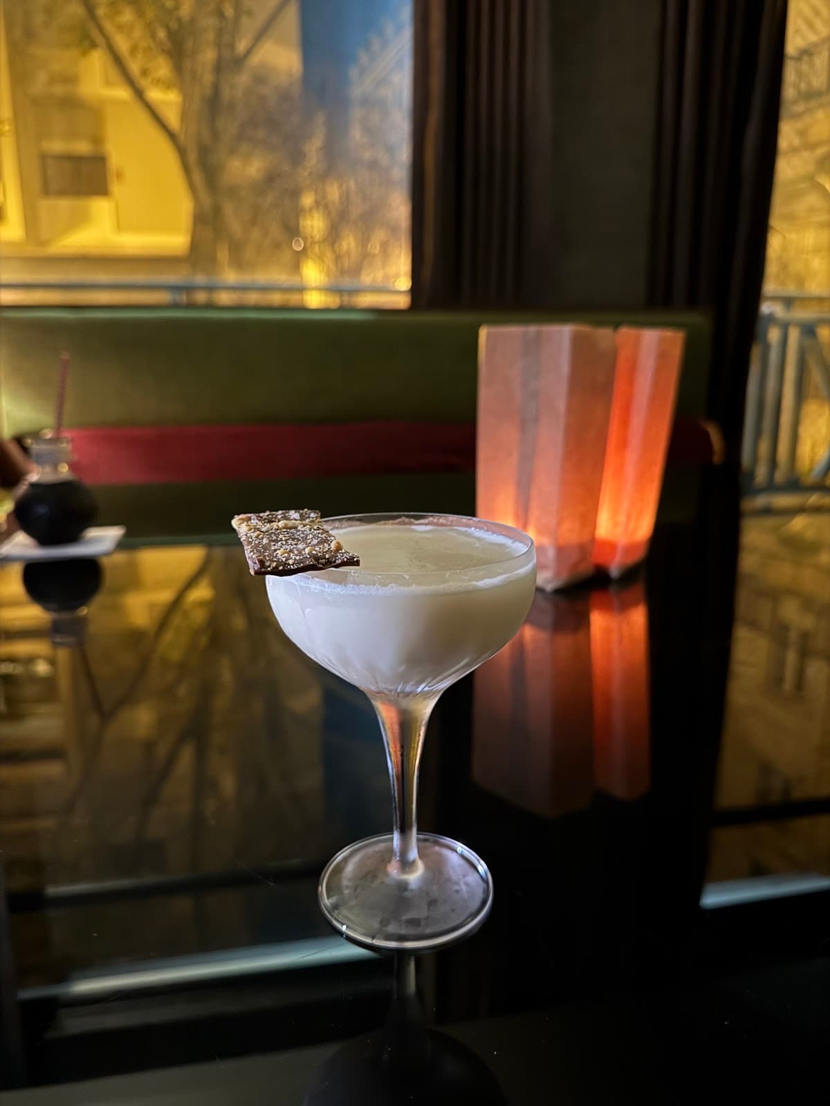 Signature cocktail at CINCO Lounge in Lisboa